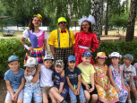Клоуны в гостях у ребят
