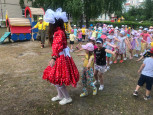 Клоуны в гостях у ребят