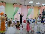 Новогодние утренники в младших группах