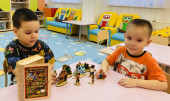 «Весна в окно стучится…Весенние ручейки»..