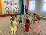 «Вот и стали мы на год взрослее»