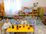 Народные промыслы в средней гр.