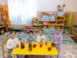 Народные промыслы в средней гр.