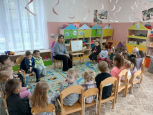 апрель