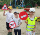 "Внимание,  всем учвстникам дорожного движения".