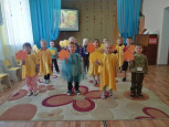 Музыкальное занятие "Осень разноцветная"