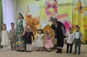 Утренник, посвящённый 8Марта: "Волк и семеро козлят".(Средняя группа "Гномики").