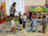 Адаптационное занятие во 2-й мл. группе "Весёлые игрушки" : "Бабочка-Леталочка и волшебные пузырьки"
